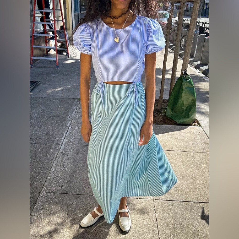 EUC Lisa Says Gah Luna Midi Dress
